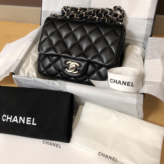 CHANEL(シャネル)のちょん様専用CHANEL 新品同様 スクエアミニマトラッセ 正規品 レディースのバッグ(ショルダーバッグ)の商品写真