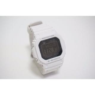 カシオ(CASIO)のカシオ_ソーラー電波時計　白　超美品(腕時計(デジタル))