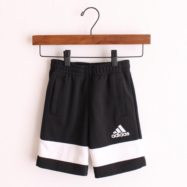 adidas(アディダス)のadidas キッズパンツ 100cm 新品 キッズ/ベビー/マタニティのキッズ服男の子用(90cm~)(パンツ/スパッツ)の商品写真