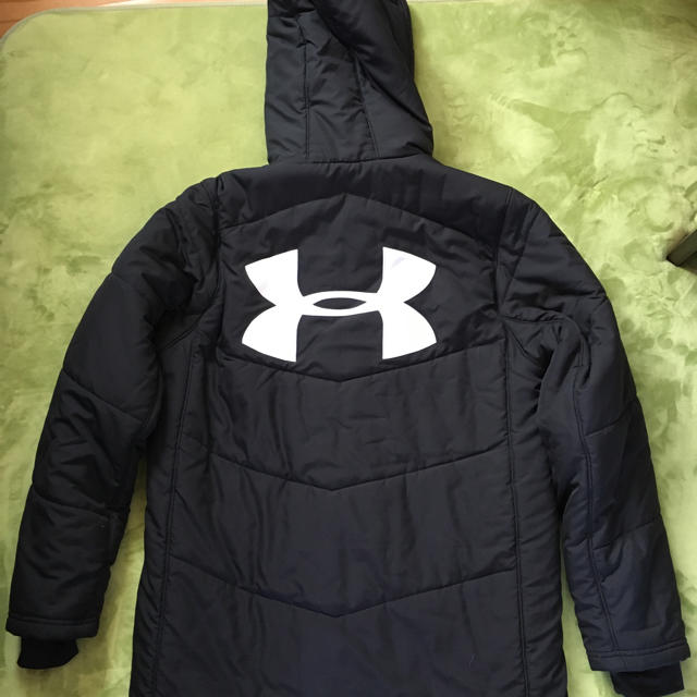 UNDER ARMOUR - アンダーアーマー ベンチコート SMの通販 by まいてぃ ...