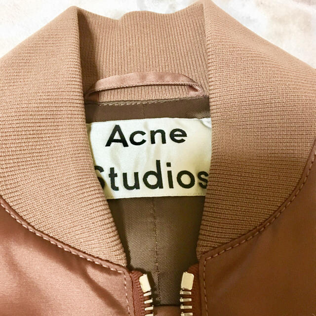 ACNE(アクネ)のACNE ボンバージャケットラストタグ💛激レアタイムセール❣️突然消去あり！ レディースのジャケット/アウター(ブルゾン)の商品写真