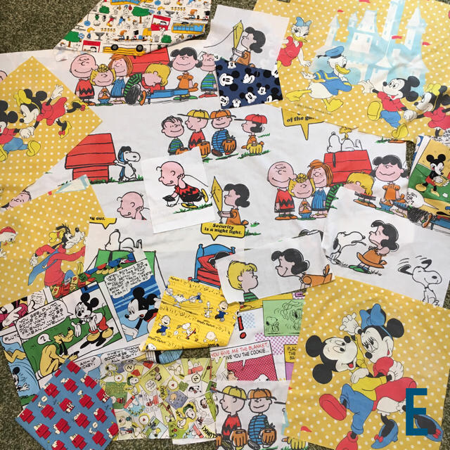 SNOOPY(スヌーピー)のヴィンテージシーツ 生地 ハギレ セット スヌーピー ミッキー ハンドメイド  ハンドメイドの素材/材料(生地/糸)の商品写真