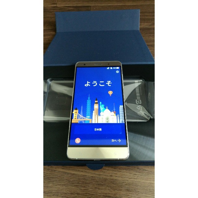 ASUS(エイスース)のAsus Zenfone3 Deluxe ZS570KL スマホ/家電/カメラのスマートフォン/携帯電話(スマートフォン本体)の商品写真