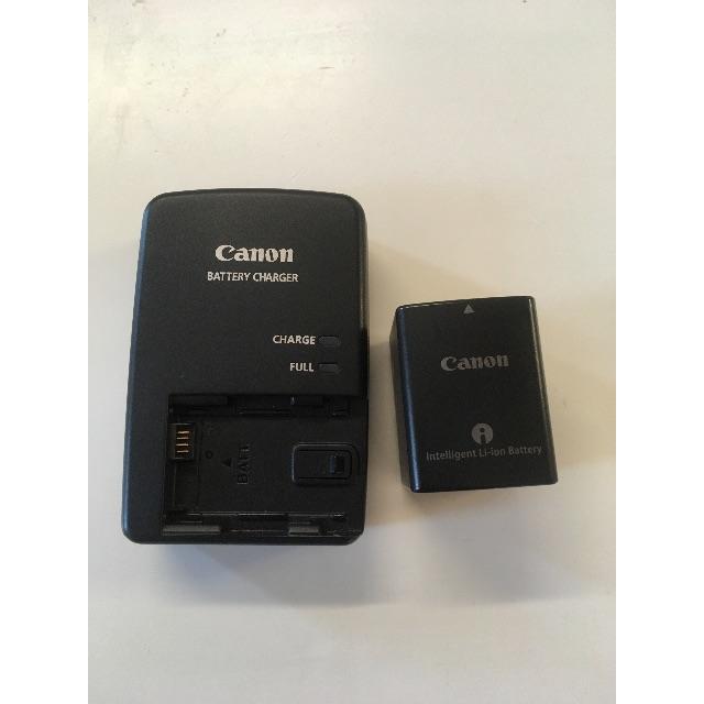 Canon(キヤノン)のバッテリー充電器 スマホ/家電/カメラのカメラ(ビデオカメラ)の商品写真