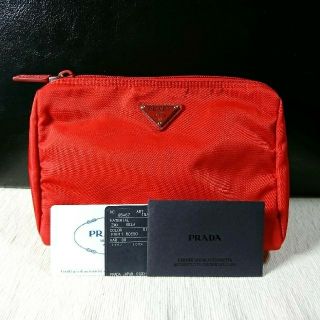 プラダ(PRADA)の新品！PRADA ナイロンポーチ ROSSO(赤)(^-^)/(ポーチ)