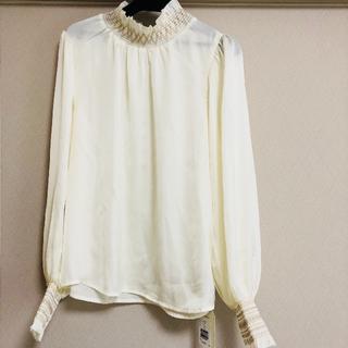 ダブルクローゼット(w closet)の刺繍入りシャーリングプルオーバー(シャツ/ブラウス(長袖/七分))