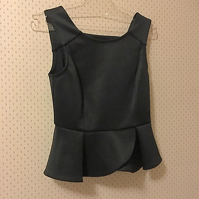 BCBGMAXAZRIA(ビーシービージーマックスアズリア)のBCBG美品 🎀黒チューリップ ペプラムツーピース レディースのワンピース(その他)の商品写真