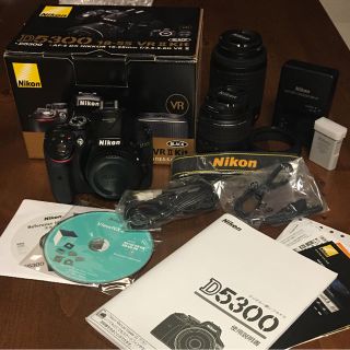 ニコン(Nikon)のNikonの一眼レフD5300ブラック 望遠レンズ フード(デジタル一眼)