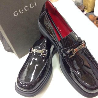 グッチ(Gucci)のGUCCI☆ローファー 37.1/2 黒(ローファー/革靴)