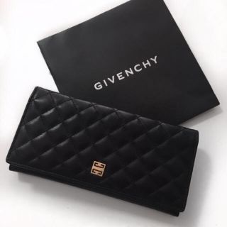 ジバンシィ(GIVENCHY)の超希少♡良品♡ジバンシー♡マトラッセ♡がま口♡長財布 (財布)