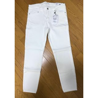 ザラ(ZARA)の【新品】ZARA  スキニーパンツ(スキニーパンツ)