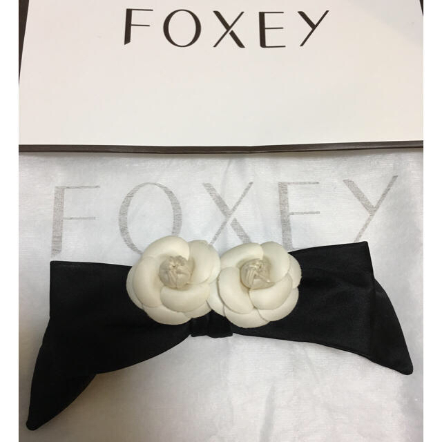 FOXEY(フォクシー)のフォクシー カメリア バレッタ リボン アクセサリー レディースのヘアアクセサリー(バレッタ/ヘアクリップ)の商品写真