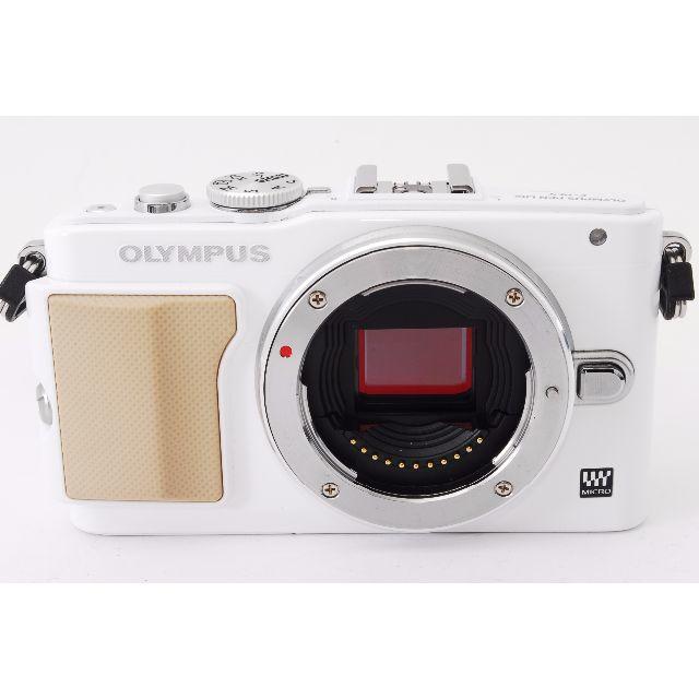 OLYMPUS(オリンパス)の❤️自撮りできるPEN❤️OLYMPUS PEN E-PL5 ホワイト スマホ/家電/カメラのカメラ(ミラーレス一眼)の商品写真