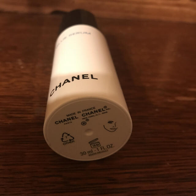 CHANEL(シャネル)の10月購入 ８割残 CHANELブルーセラム 美容液 コスメ/美容のスキンケア/基礎化粧品(美容液)の商品写真