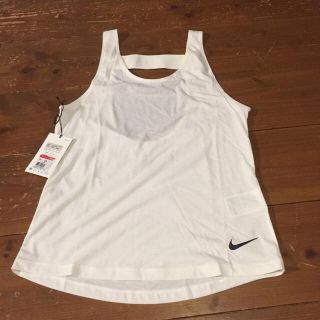 ナイキ(NIKE)の歳末セール！NIKEヨガ.トレーニングに！タンクトップ新品XS(ヨガ)