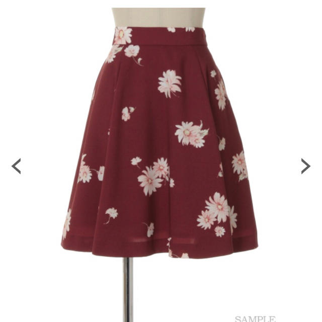 Noela(ノエラ)の美品 ♡ ノエラ ♡ 花柄 スカート レディースのスカート(ひざ丈スカート)の商品写真