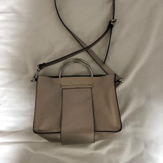 ザラ(ZARA)の専用 ZARA シルバー ショルダーバッグ(ショルダーバッグ)