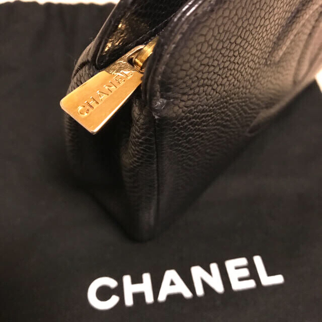 CHANEL(シャネル)のCHANEL キャビアスキンポーチ レディースのファッション小物(ポーチ)の商品写真