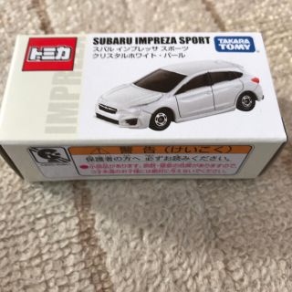 タカラトミー(Takara Tomy)のトミカ スバルインプレッサ スポーツ クリスタルホワイトパール 人気の白!非売品(ミニカー)