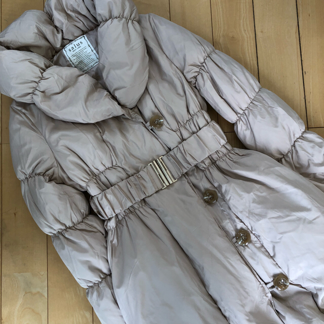 salus(サルース)の専用 レディースのジャケット/アウター(ダウンコート)の商品写真