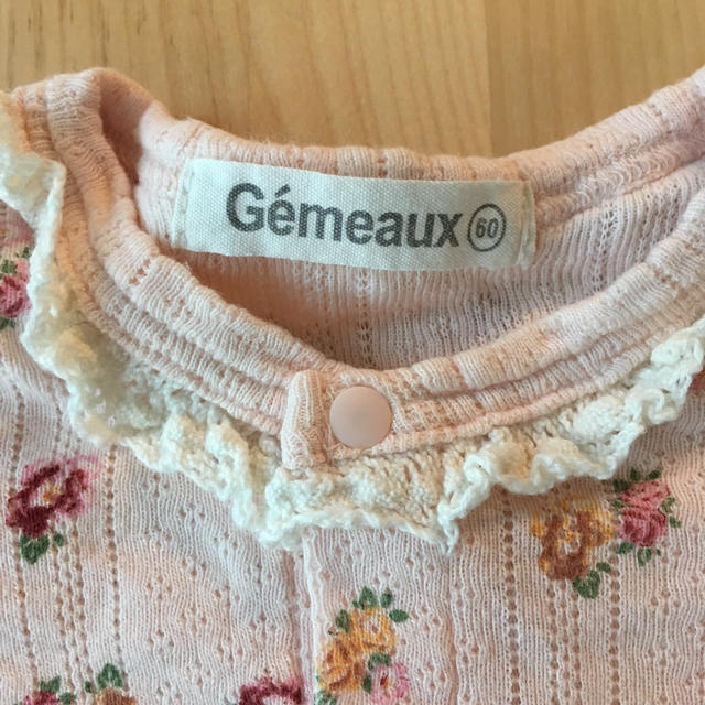 Gemeaux(ジェモー)のGemeaux 小花柄ロンパース 60サイズ キッズ/ベビー/マタニティのベビー服(~85cm)(ロンパース)の商品写真