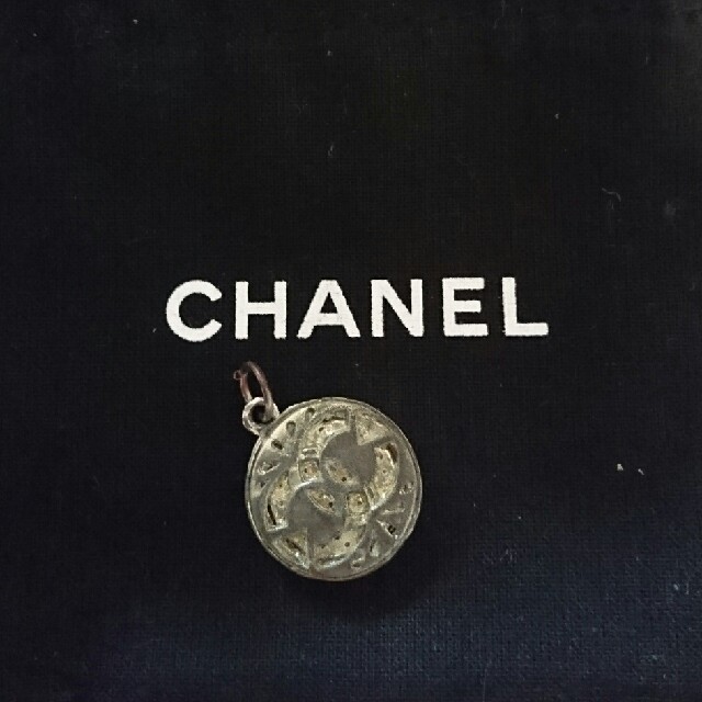 CHANEL(シャネル)のCHANEL❤ペンダントトップ ハンドメイドのアクセサリー(チャーム)の商品写真