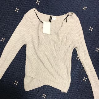 エイチアンドエム(H&M)のH&M ニットカットソー 新品未使用 タグ付き(カットソー(長袖/七分))