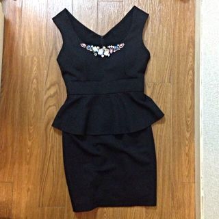 デイジー(Daisy)の美品☆DAISY☆ペプラムドレス(その他ドレス)