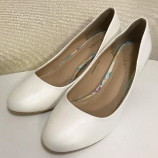 ランダ(RANDA)の【値下げ】RANDA 白パンプス(ハイヒール/パンプス)