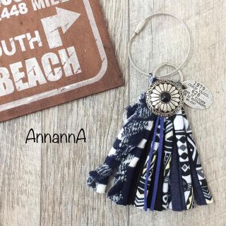 ネイティヴコンチョ★タッセルキーホルダー★ハンドメイド★オルテガ×ボーダー(バッグチャーム)