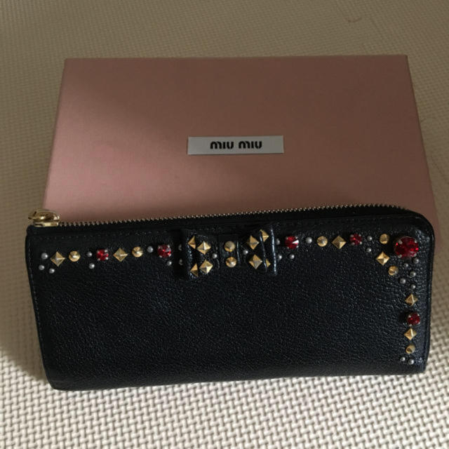 miumiu 美品 スタッズビジュー 長財布