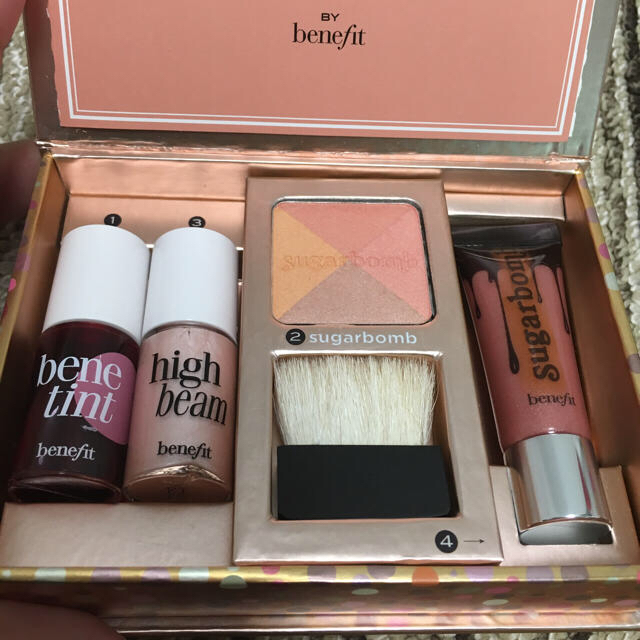 Benefit(ベネフィット)のベネフィットコスメセット値下げ コスメ/美容のキット/セット(コフレ/メイクアップセット)の商品写真