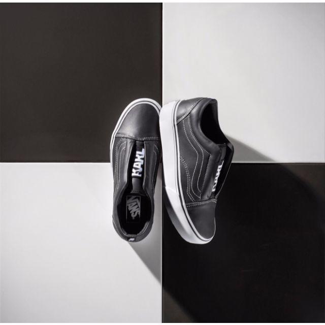 VANS(ヴァンズ)のヴァンズ　VANS　カール・ラガーフェルド　コラボ レディースの靴/シューズ(スリッポン/モカシン)の商品写真