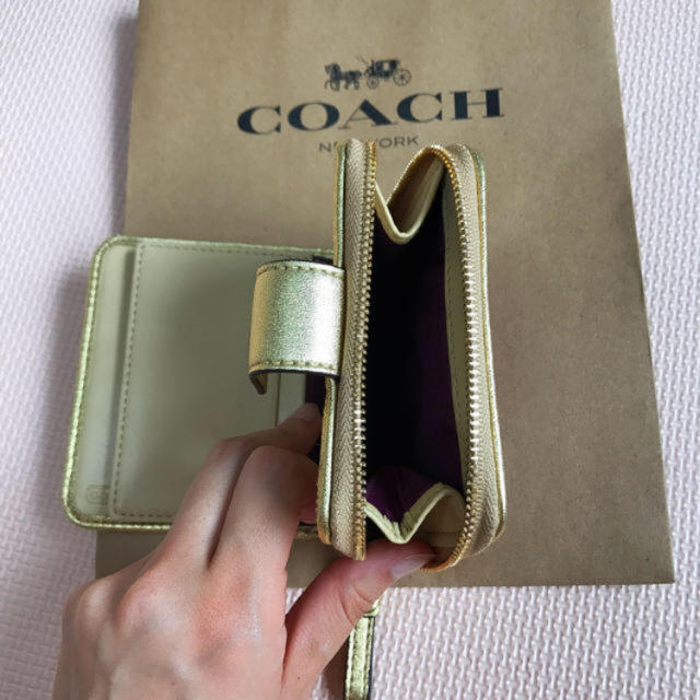 COACH(コーチ)の値下げ！美品☆コーチ 二つ折り財布 COACH 新品 メンズのファッション小物(折り財布)の商品写真