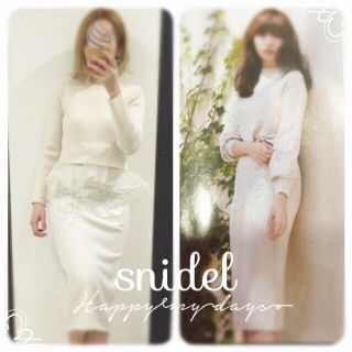 スナイデル(SNIDEL)の小嶋陽菜着雑誌掲載  snidelエンブロイダリーニットスカート定価11232円(ひざ丈スカート)