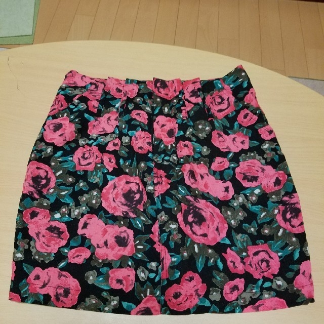 EMODA(エモダ)のエモダ花柄ミニスカート レディースのスカート(ミニスカート)の商品写真