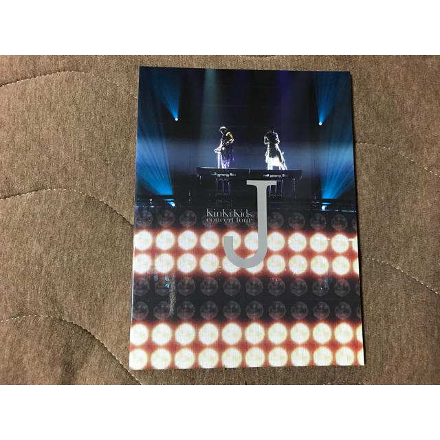 KinKi Kids(キンキキッズ)の最終値下げ！KinKi Kids Concert tour 「J」初回限定盤 エンタメ/ホビーのDVD/ブルーレイ(ミュージック)の商品写真