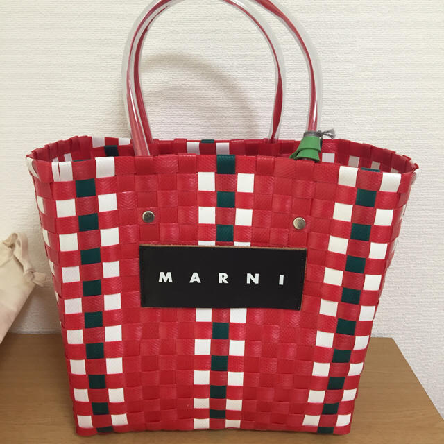 Marni(マルニ)のmpopopom様専用 マルニカフェフラワー ミニ バッグ レディースのバッグ(かごバッグ/ストローバッグ)の商品写真