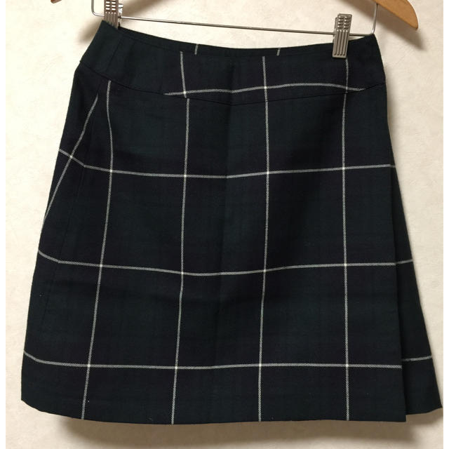 i.n.e(インエ)の【i･n･e】チェック柄 巻きスカート Mサイズ レディースのスカート(ミニスカート)の商品写真