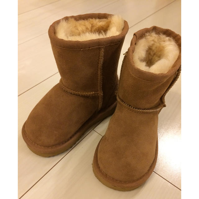 UGG(アグ)のキッズUGGブーツ キッズ/ベビー/マタニティのベビー靴/シューズ(~14cm)(ブーツ)の商品写真