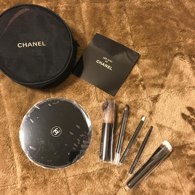 CHANEL(シャネル)のブラシセット(シャネル) コスメ/美容のキット/セット(コフレ/メイクアップセット)の商品写真