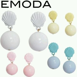 エモダ(EMODA)のEMODA シェルパールピアス(ピアス)