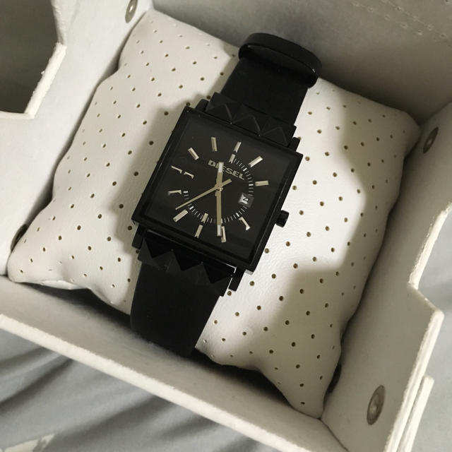 DIESEL - DIESEL スタッズ腕時計 ブラックの通販 by erika's shop ...