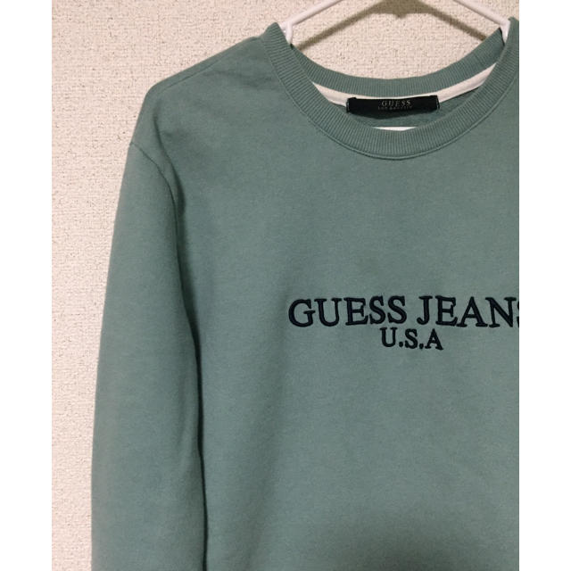 GUESS(ゲス)のGUESS トレーナー グリーン レディースのトップス(トレーナー/スウェット)の商品写真