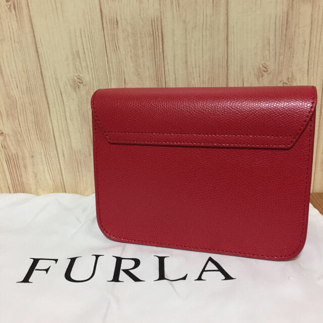 Furla(フルラ)の今期大人気‼︎ RUBY 赤 フルラ メトロポリス レア クリスマス ♡ レディースのバッグ(ショルダーバッグ)の商品写真