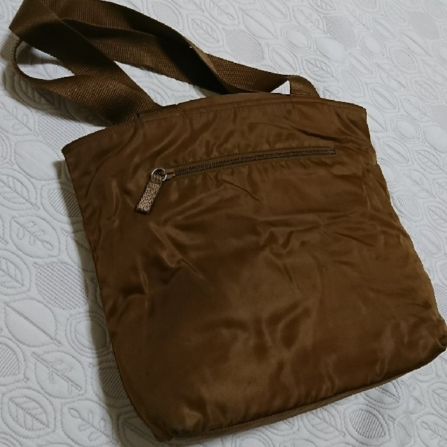 PRADA(プラダ)のＰＲＡＤＡ ショルダーバッグ 茶色 レディースのバッグ(ショルダーバッグ)の商品写真