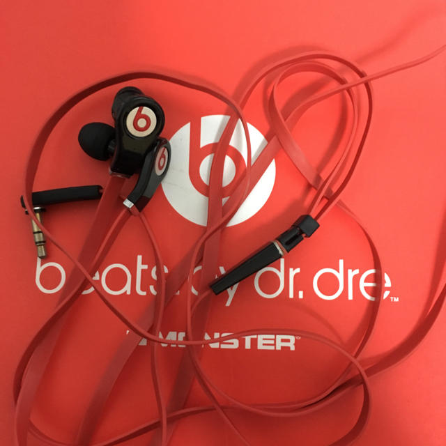 Beats by Dr Dre(ビーツバイドクタードレ)の【ジャンク】beats イヤホン スマホ/家電/カメラのオーディオ機器(ヘッドフォン/イヤフォン)の商品写真