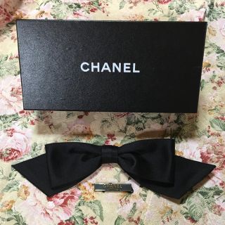 シャネル(CHANEL)のダリル 様専用  シャネル・リボンブローチ(ブローチ/コサージュ)