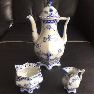 ロイヤルコペンハーゲン(ROYAL COPENHAGEN)の未使用 ロイヤルコペンハーゲン ブルーフルーテッド フルレース ポット3点セット(食器)