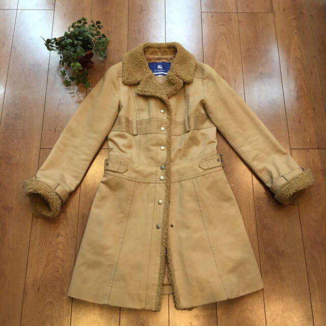 BURBERRY BLUE LABEL(バーバリーブルーレーベル)の値下げ★バーバリー  コート  美品 レディースのジャケット/アウター(ロングコート)の商品写真